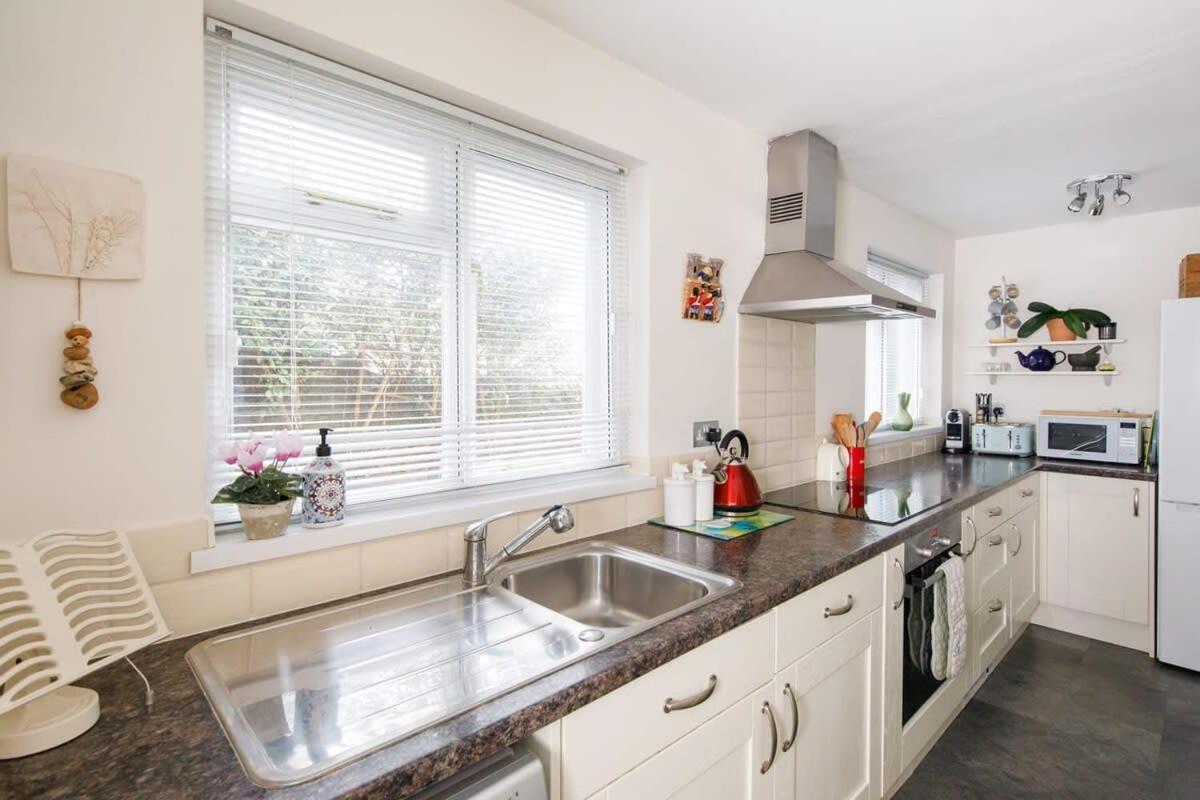 Beautiful Georgian Home In The Heart Of Chichester Exterior photo