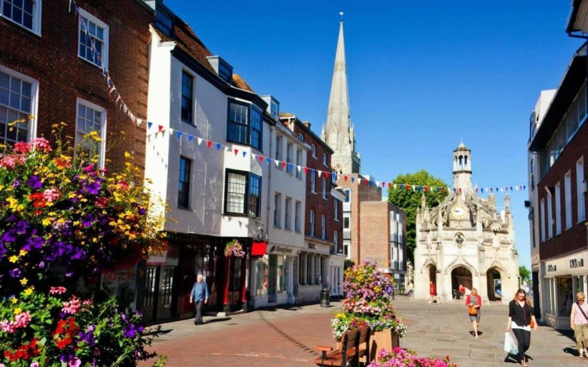 Beautiful Georgian Home In The Heart Of Chichester Exterior photo